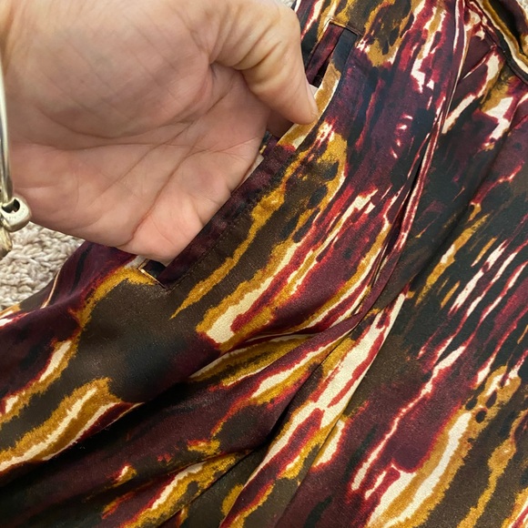 Michael Kors Dressy Skirt with under lining zipper w/2 pockets pleated front - Picture 5 of 10